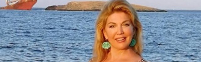 (FOTO) LOTO DEVOJKA SKINULA ŠMINKU: Suzana Mančić objavila fotografiju u kućnom izdanju, svi se šokirali kada su videli kako izgleda!