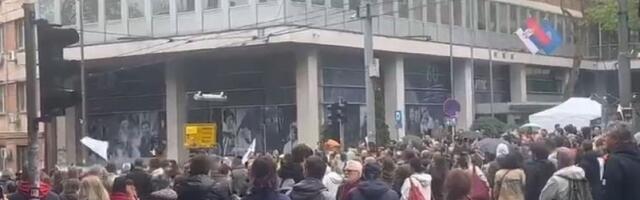 TEROR I DIVLjANjE BLOKADERA U TAKOVSKOJ: Nastavlja se maltretiranje građana i zaposlenih na RTS-u