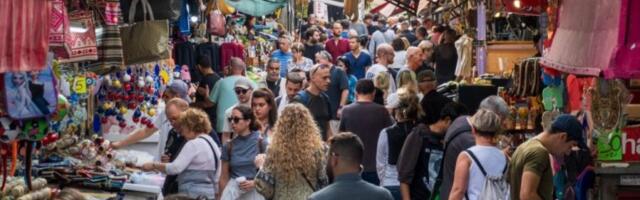 MILIONI LJUDI STALI NA ULICI U 9:05! Evo zašto su danas svi ZAĆUTALI i pogledali u nebo