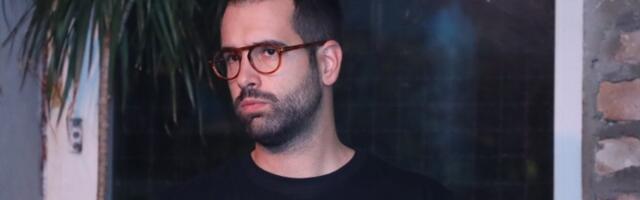 Pijanista maskiran u komunalca "prekrojio" oko Generalštaba: "Mama, istoriju brišu gubitnici!"