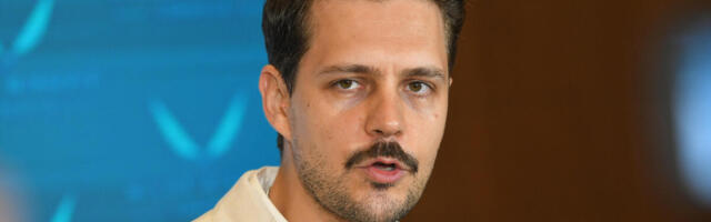 Zavirite u deo stana Miloša Bikovića: Sve je spremno za praznike, ovde najlepše dane provodi sa suprugom i sinom