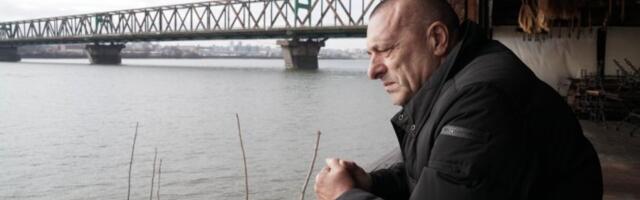 MUŠKARAC SKOČIO SA PANČEVAČKOG MOSTA, A ZA NJIM KRENULA I ŽENA! Spasilac otkrio sve detalje: "POZVALI SU ME, A ONDA..."