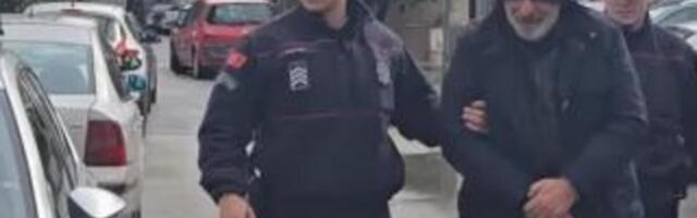 NA RUKAMA LISICE, NA LICU KEZ! Ovako je priveden "VLADAR CRNE GORE", sumnja se da je UTAJIO 332.000 EVRA POREZA!