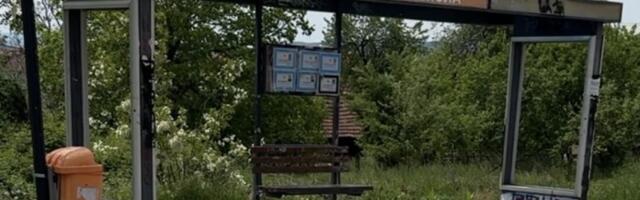 Grad raspalih i nepostojećih stajališta: Ovako Kragujevac tretira putnike javnog prevoza (FOTO/VIDEO)