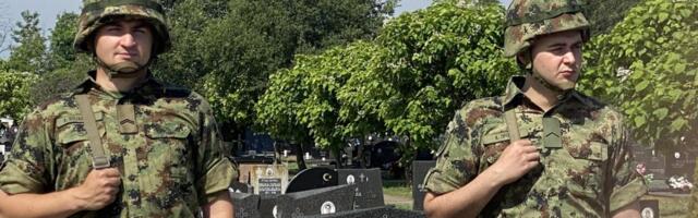 Poginuo dok je spasavao druga iz pakla Paštrika: Željko je pre 27 godina dao život za otadžbinu, primio metak u grudi i otišao pravo u stroj besmrtnih heroja!