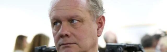 Švedska vraća knjige u učionice, Panaotović upozorava na opasnost od „mentalnih invalida”