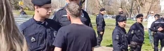 "Šta se ložiš, pusti me da prođem": Sukob Ćute i policije (VIDEO)