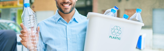 Delove za održavanje aviona prave od plastičnih flaša