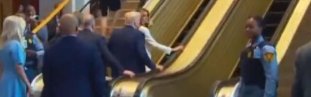 Tramp i Melanija zapeli na stepenicama, mreže se zapalile (VIDEO)