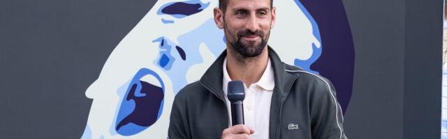 ČOVEK IZ NARODA: Pogledajte kako Đoković uživa uz legendarni hit Sinana Sakića!