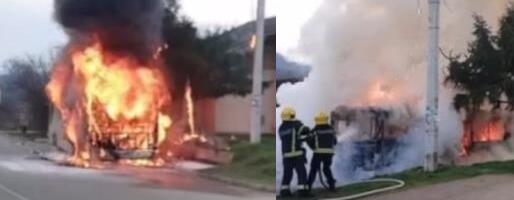 VATRA U POTPUNOSTI PROGUTALA AUTOBUS KOD KRUŠEVCA Vatrogasci se borili sa stihijom, pored materijalne štete OŠTEĆEN I DALEKOVOD! (VIDEO)