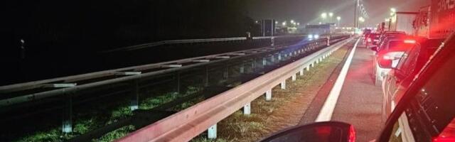 Totalni haos u saobraćaju! Vozači čekaju po 15 sati - Ovaj deo posebno zaobiđite