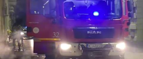 KURIR SAZNAJE! POŽAR U SOLITERU NA VOŽDOVCU! Otkrivamo gde je krenula buktinja, vatrogasci na terenu