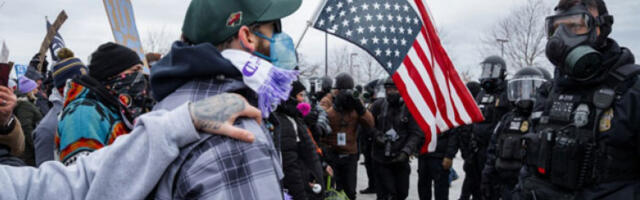 Полиција употребила сузавац и шок-бомбе против демонстраната у Минеаполису