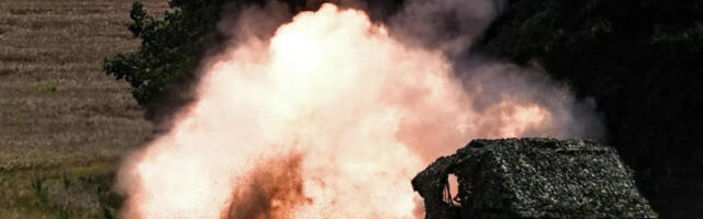 Су-34 и артиљерија гађали положаје украјинске војске