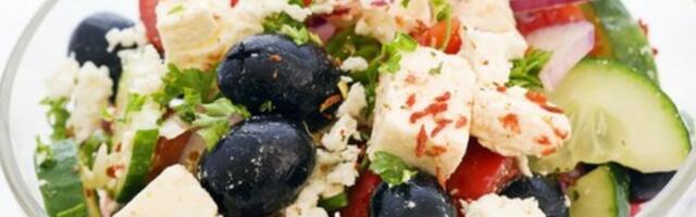 Bugarska salata od koje će vam krenuti voda na usta: Bez nje više nećete moći da zamislite nijednu trpezu