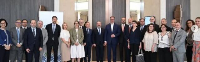 Vučić sa ambasadorima zemalja EU razgovarao o evropskom putu Srbije