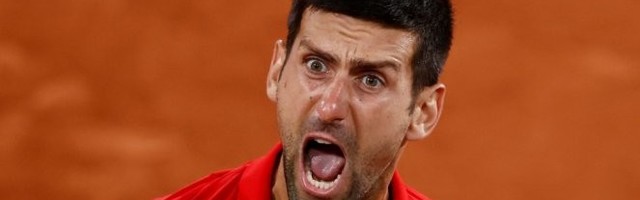 NOVAK SE SVAĐA SA SUNCEM ILI OBLAKOM, AKO NE VIČE NA NAS... Hrvat otkrio zašto Srbin zna da pobesni i urla tokom meča!
