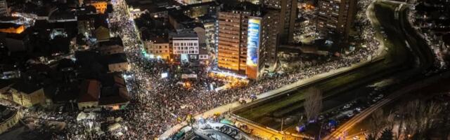 Kragujevački studenti i maturanti u blokadi: "Vučićeva preteća retorika služi da izazove još dublji razdor u društvu"