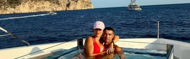 Georgina u tangicama na luksuznoj jahti od 6,5 miliona evra: Ronaldova verenica mami uzdahe (FOTO/VIDEO)