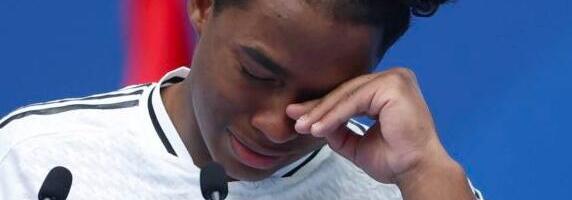 "NADAM SE DA ĆU MOĆI NORMALNO DA ŽIVIM" Nije lako biti mlada fudbalska zvezda