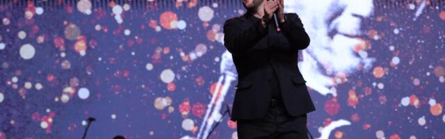 ESTRADA SE SJATILA NA KONCERT U ČAST TOMI ZDRAVKOVIĆU! Kaća Živković digla sve na noge, a tu su i oni: Udovica i ćerka grcale u suzama...