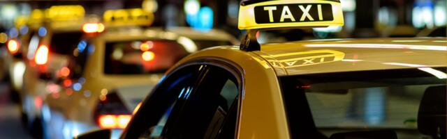 ŽENA POKUŠALA DA OTME BEBU IZ TAKSIJA! Otvorila je vrata sa druge strane i krenula da je izvlači iz vozila - DETE DOŽIVELO OZBILJNE TRAUME!