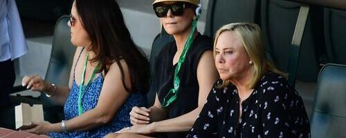 "Moja majka je preda mnom ubila mog oca i sutradan me poslala u školu" Čuvena glumica prevazišla najveću životnu traumu: "Danas sam joj na tome zahvalna"