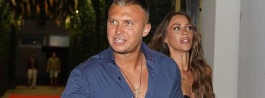 Stefan Karić nakon presude lumpuje na slavlju - Sa njim i legendarni košarkaš (VIDEO)