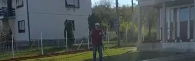 Мештанин села Витановац: Вучић је отац нације, зна свако место и помаже свима, обожавамо га