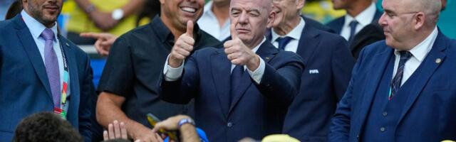 Navijači "optužili" predsednika FIFA, pojavio se na 2 meča SP koja su igrane u isto vreme, evo o čemu se radi