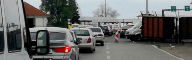 Гужве на хрватским ауто-путевима, на Бајакову колона дуга 10 километара
