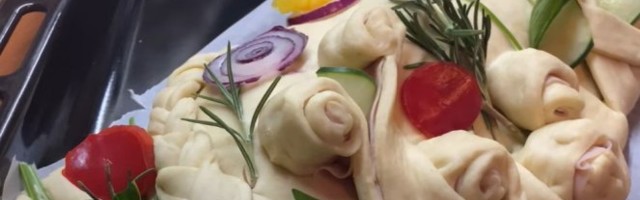 UKUSNO DOMAĆE PECIVO NA DRUGAČIJI NAČIN! Brzo se i lako sprema, a potrebno vam je samo par SASTOJAKA!