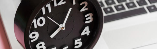 Отпуштена јер је долазила раније на посао