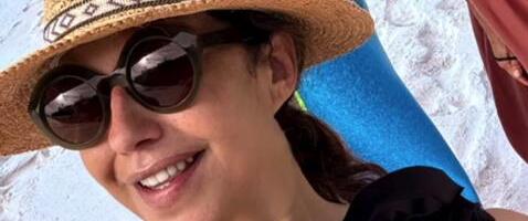 Nataša Ninković sa najlepšom Srpkinjom na egzotičnoj destinaciji: U kupaćem kostimu sa crnom ružom na ramenu privukla svu pažnju (FOTO)