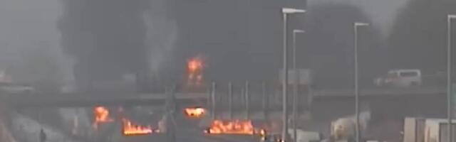 (VIDEO) Nesreća u Sloveniji, zatvoren autoput u oba smera: Sudar kombija i cisterne Petrola, veliki požar