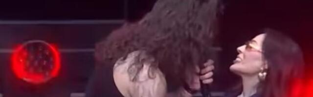 Pevač "zgrabio" Cecu, prigrlio je na sceni, pa usledio šou: Zavodljivo zaplesala, ovakvu je još niste videli