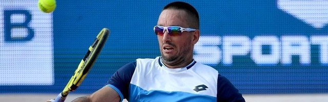 To može samo Viktor: Izgubio prvi set 0:6, pa dobio naredna dva u taj-brejku