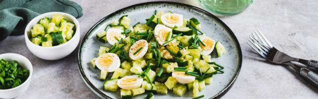 Salata sa krastavcem i jajima – savršena za doručak!