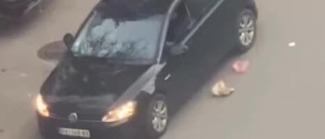 BRIŠE RUKE, A ONDA KESU I PAPIR BACA KROZ PROZOR Bahati vozač iz Pančeva RAZBESNEO društvene mreže: Svi se pitaju - ZAŠTO?! (VIDEO)