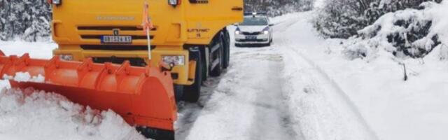 Haos u ovom delu Srbije, sve je zavejano! Visina snežnog pokrivača prelazi pola metra, očekuje se novih 20 cm