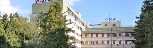 Rizikuju život, a nisu dobili pomoć: 300 radnika pri institutima u Sremskoj Kamenici ostali bez 10.000 dinara, spremni na štrajk