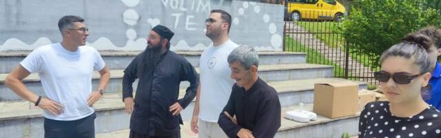Proslavljeni vaterpolisti Filip Filipović i Stefan Mitrović u Hilandarskom selu