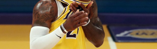 "Kralj" ostao bez krune, NBA DOBIJA NOVOG ŠAMPIONA: Lebron Džejms pokazao veličinu potezom posle meča! /VIDEO/