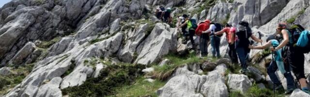 Drama na Prokletijama: Dvoje Francuskih državljana se zaglavilo u steni