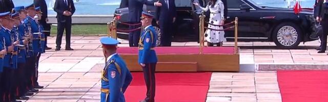 Si Đinping svečano dočekan ispred Palate Srbija: Razgovori u toku