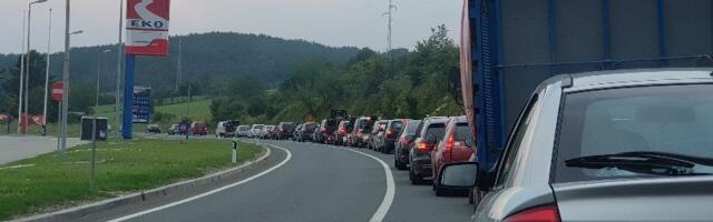 Zastoj na Zlatiborskom putu zbog pada motorista