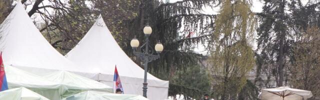 "Ćacilend velika sramota Vučićevog režima": Kako će pokušati da krije od Evropske unije svoje "lojaliste"?