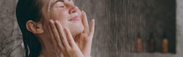 Tuširanje u mraku: Jednostavan večernji trik za manje stresa i mirniji san
