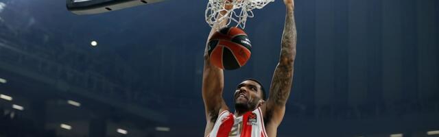 Ovo su „delije“ čekale: Bolomboj u avionu za Milano